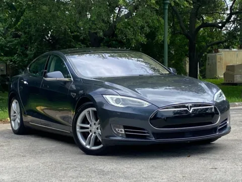 More photos of 2015 Tesla Model S 85 at Auto Trust USA, FL