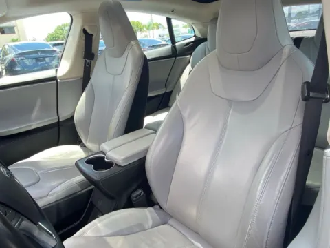 More photos of 2015 Tesla Model S 85 at Auto Trust USA, FL