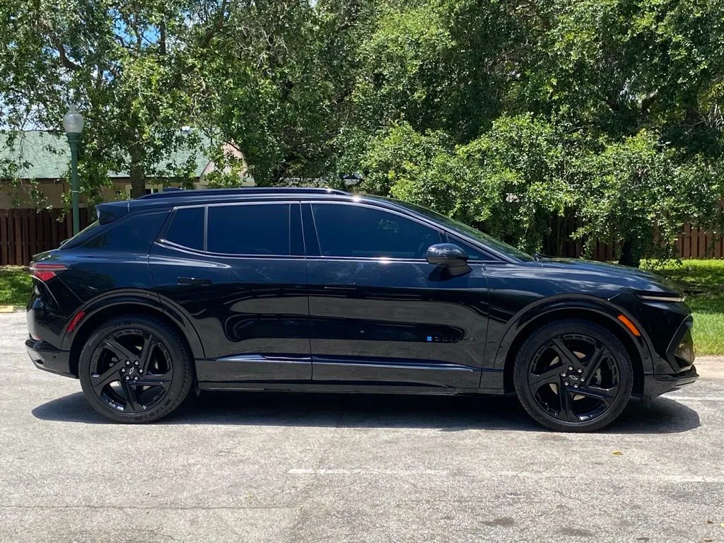 2024 Chevrolet Equinox EV Launch Edition - Photo 9