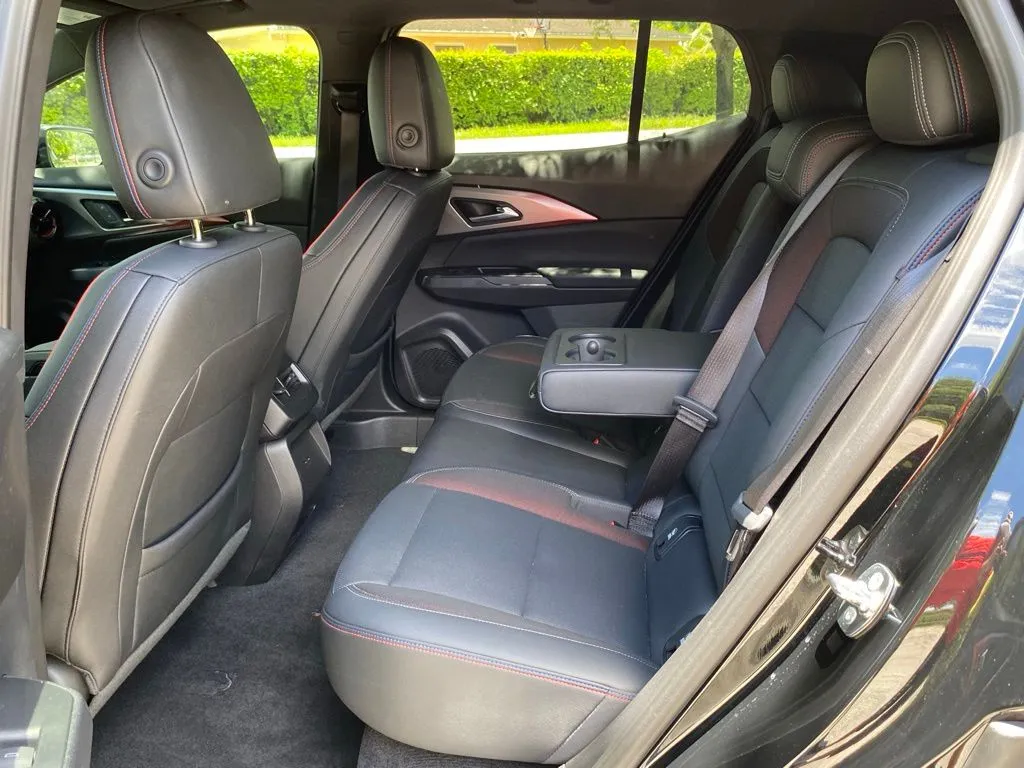 2024 Chevrolet Equinox EV Launch Edition - Photo 18