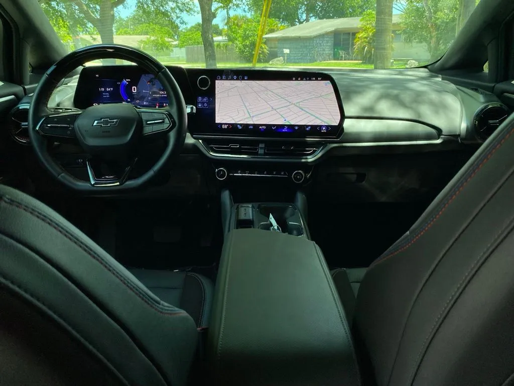 2024 Chevrolet Equinox EV Launch Edition - Photo 26