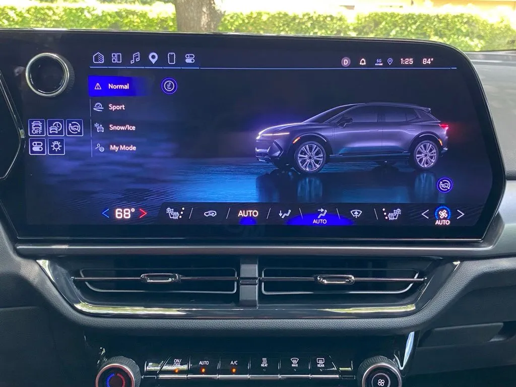 2024 Chevrolet Equinox EV Launch Edition - Photo 32