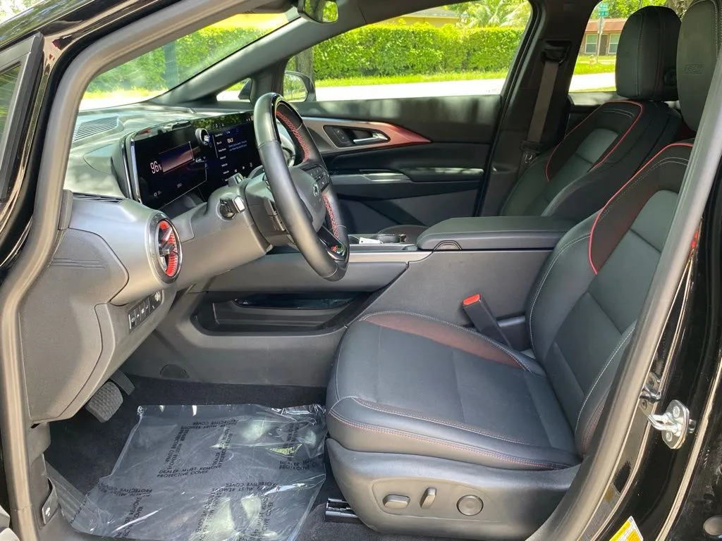 2024 Chevrolet Equinox EV Launch Edition - Photo 16