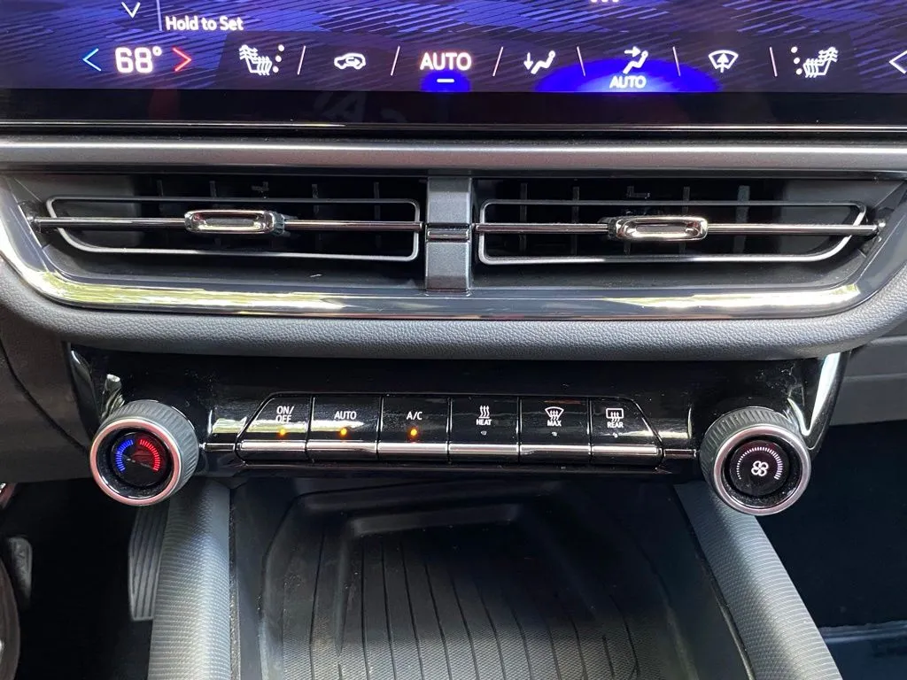 2024 Chevrolet Equinox EV Launch Edition - Photo 33