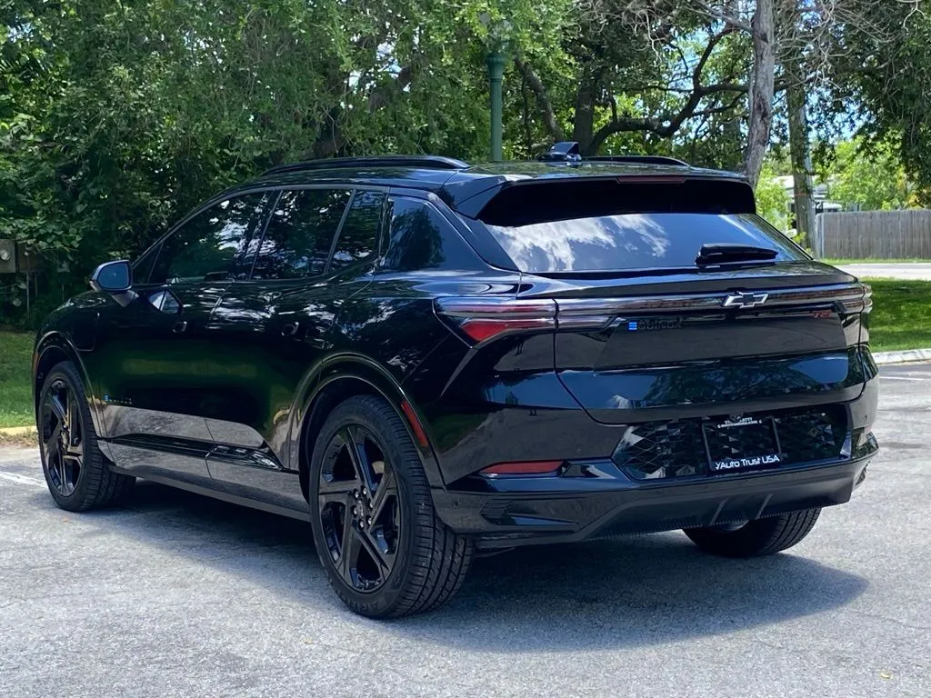 2024 Chevrolet Equinox EV Launch Edition - Photo 6