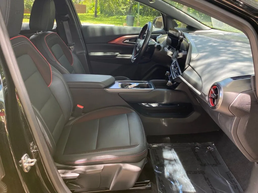 2024 Chevrolet Equinox EV Launch Edition - Photo 17