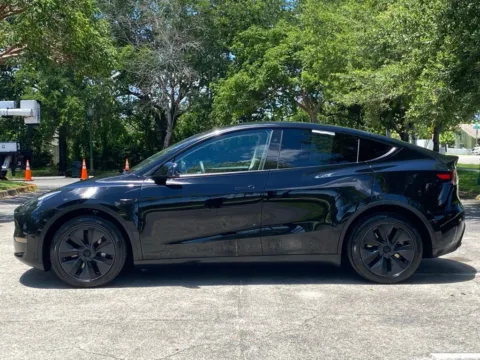 More photos of 2025 Tesla Model Y Long Range at Auto Trust USA, FL