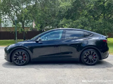 More photos of 2022 Tesla Model Y Performance at Auto Trust USA, FL