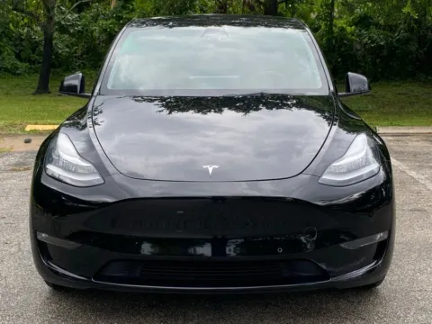 More photos of 2022 Tesla Model Y Long Range at Auto Trust USA, FL
