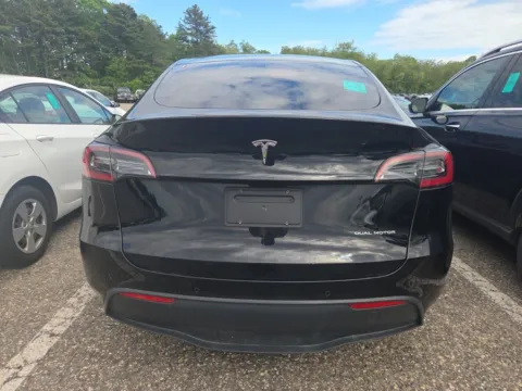 More photos of 2022 Tesla Model Y Long Range at Auto Trust USA, FL