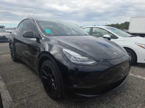 More photos of 2022 Tesla Model Y Long Range at Auto Trust USA, FL