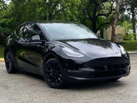 More photos of 2022 Tesla Model Y Long Range at Auto Trust USA, FL
