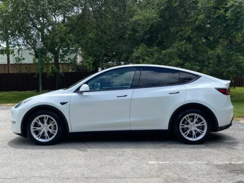 More photos of 2020 Tesla Model Y Long Range at Auto Trust USA, FL