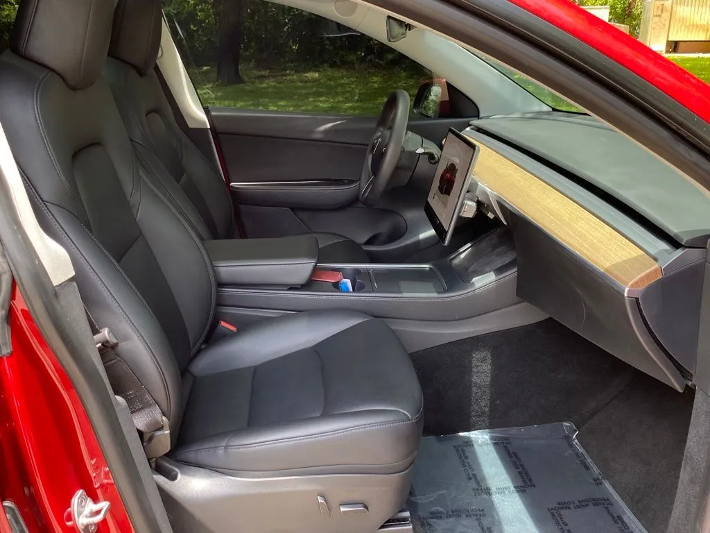 2022 Tesla Model Y Long Range - Photo 17