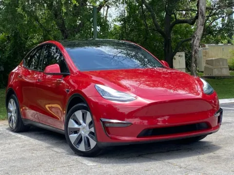 More photos of 2022 Tesla Model Y Long Range at Auto Trust USA, FL