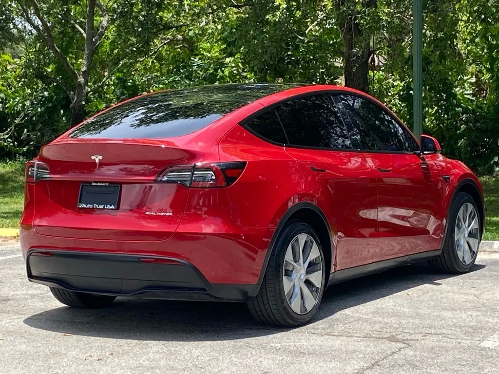 2022 Tesla Model Y Long Range - Photo 8