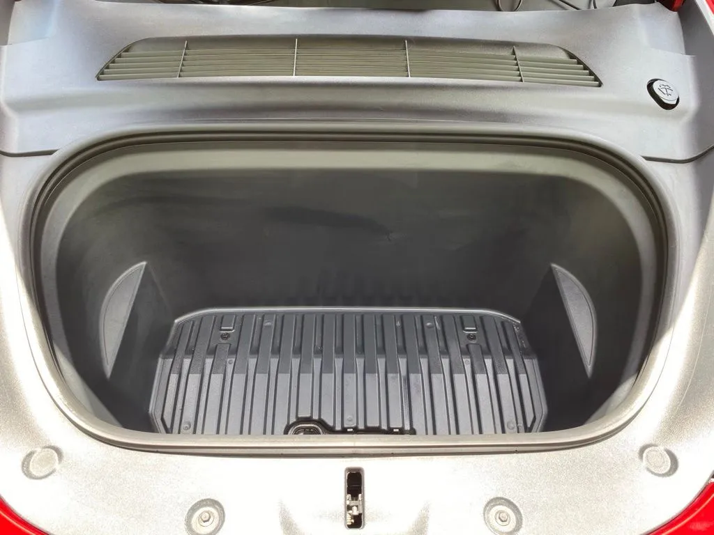 2022 Tesla Model Y Long Range - Photo 13