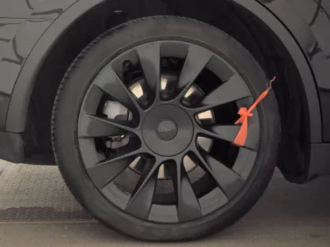 More photos of 2023 Tesla Model Y Long Range at Auto Trust USA, FL