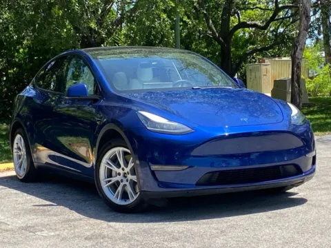 More photos of 2021 Tesla Model Y Long Range at Auto Trust USA, FL