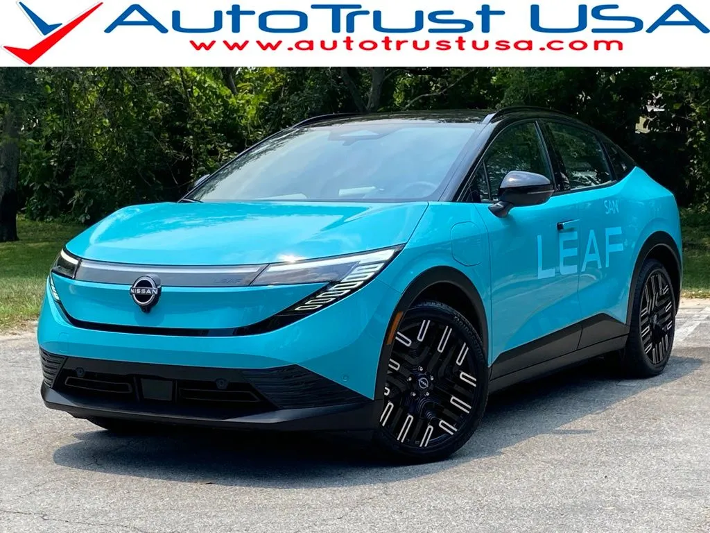 2026 Nissan Leaf Platinum+'s photo