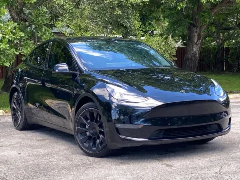 More photos of 2021 Tesla Model Y Long Range at Auto Trust USA, FL