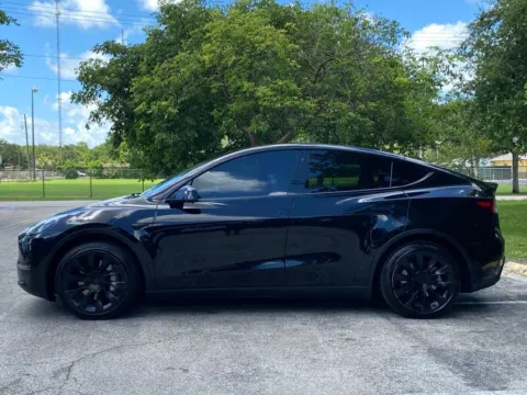 More photos of 2021 Tesla Model Y Long Range at Auto Trust USA, FL