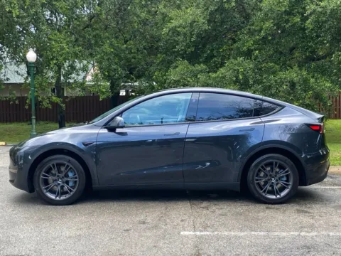 More photos of 2024 Tesla Model Y Long Range at Auto Trust USA, FL