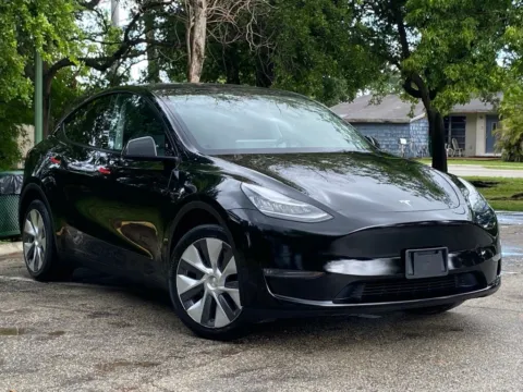 More photos of 2023 Tesla Model Y Long Range at Auto Trust USA, FL