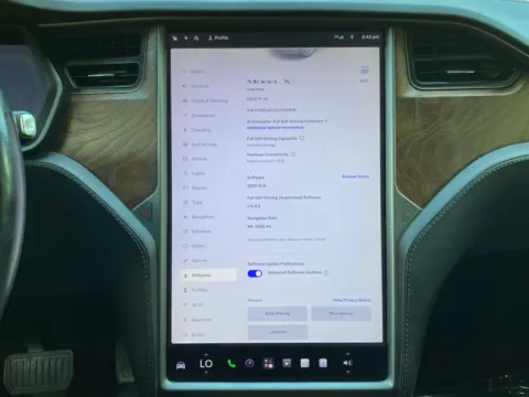 Photos of 2020 Tesla Model X Long Range for sale in Miramar, FL at Auto Trust USA