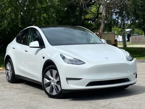 More photos of 2023 Tesla Model Y Long Range at Auto Trust USA, FL