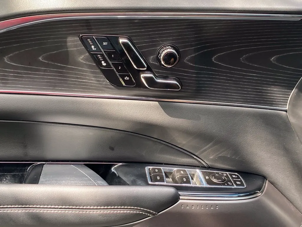 2024 Cadillac LYRIQ Luxury 1 - Photo 16