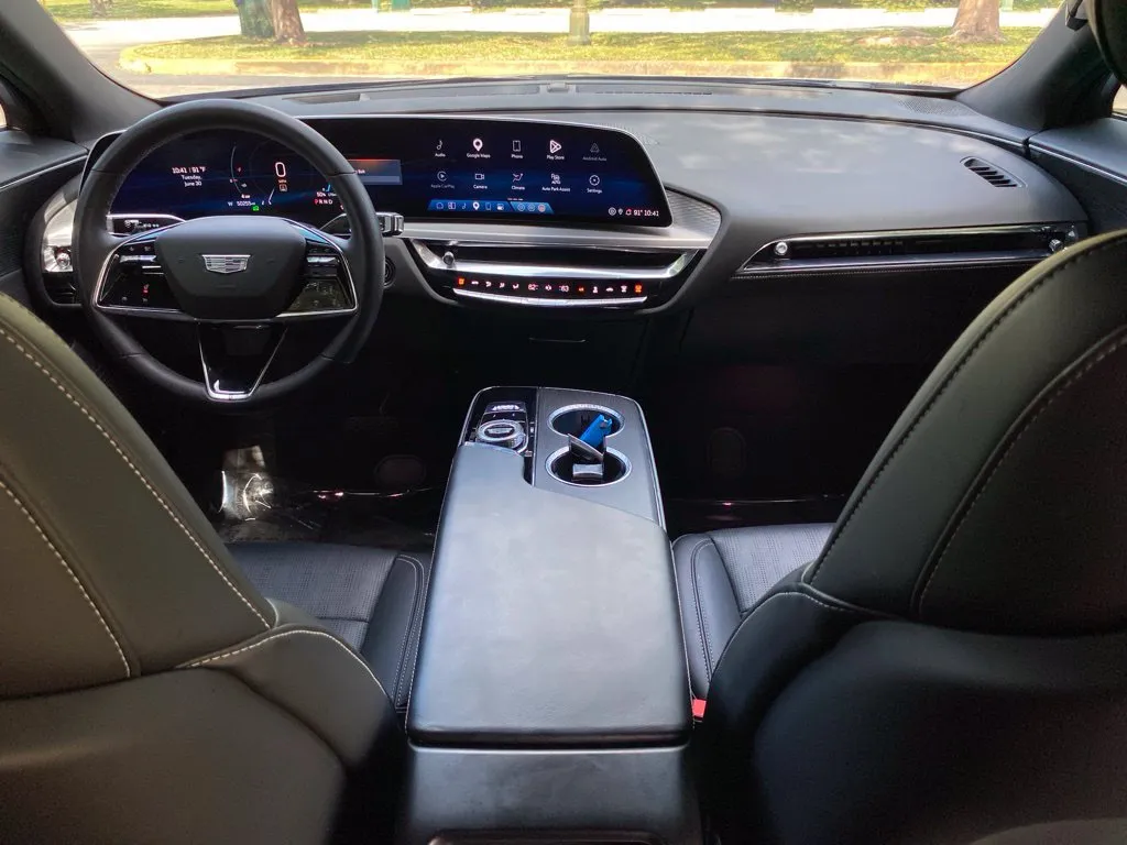 2024 Cadillac LYRIQ Luxury 1 - Photo 26