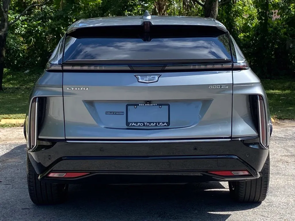 2024 Cadillac LYRIQ Luxury 1 - Photo 8
