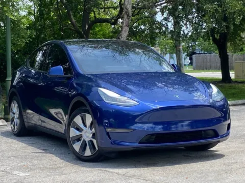 More photos of 2021 Tesla Model Y Long Range at Auto Trust USA, FL