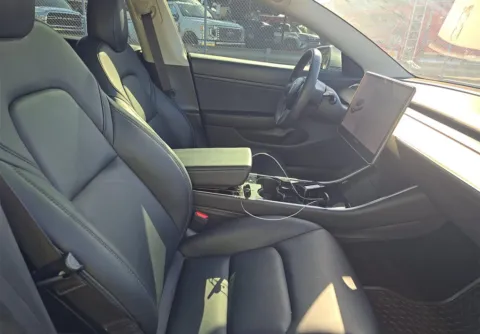 More photos of 2020 Tesla Model 3 Long Range at Auto Trust USA, FL