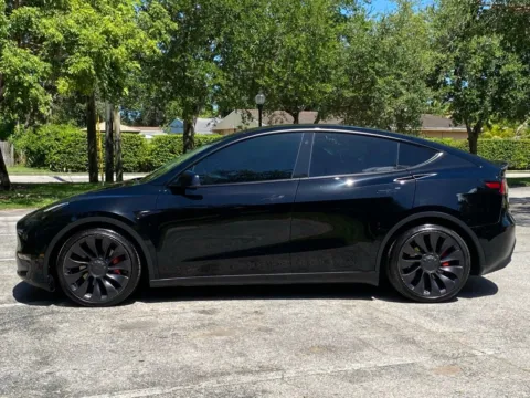 More photos of 2022 Tesla Model Y Performance at Auto Trust USA, FL
