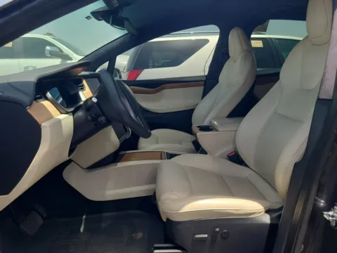 More photos of 2021 Tesla Model X Long Range at Auto Trust USA, FL