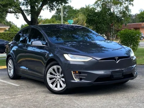 More photos of 2021 Tesla Model X Long Range at Auto Trust USA, FL
