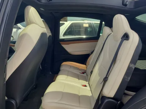More photos of 2021 Tesla Model X Long Range at Auto Trust USA, FL