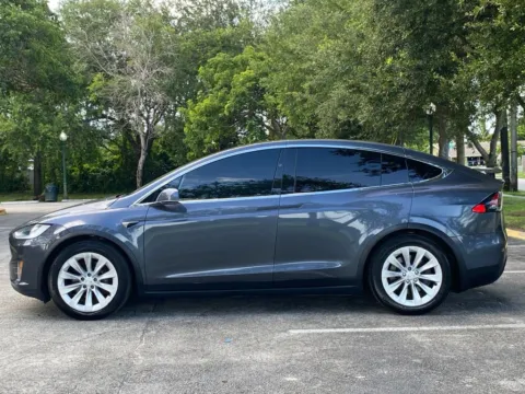More photos of 2021 Tesla Model X Long Range at Auto Trust USA, FL