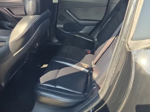 More photos of 2021 Tesla Model Y Long Range at Auto Trust USA, FL