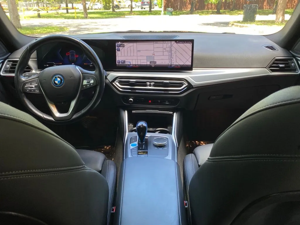 2023 BMW i4 40 - Photo 26