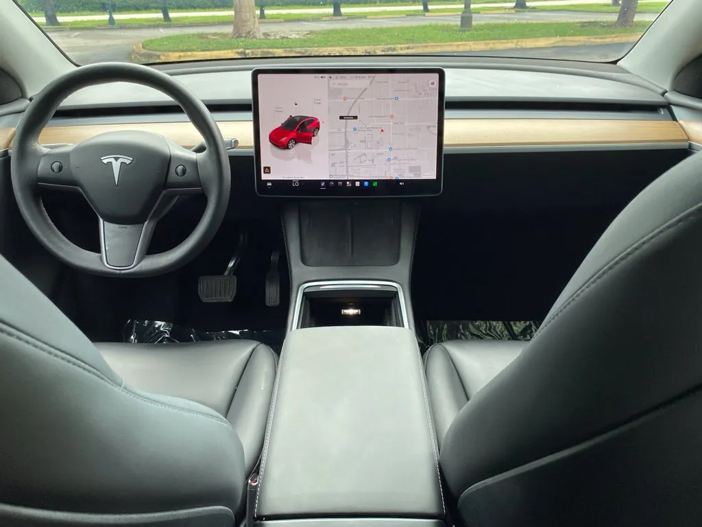 2024 Tesla Model Y Long Range - Photo 26