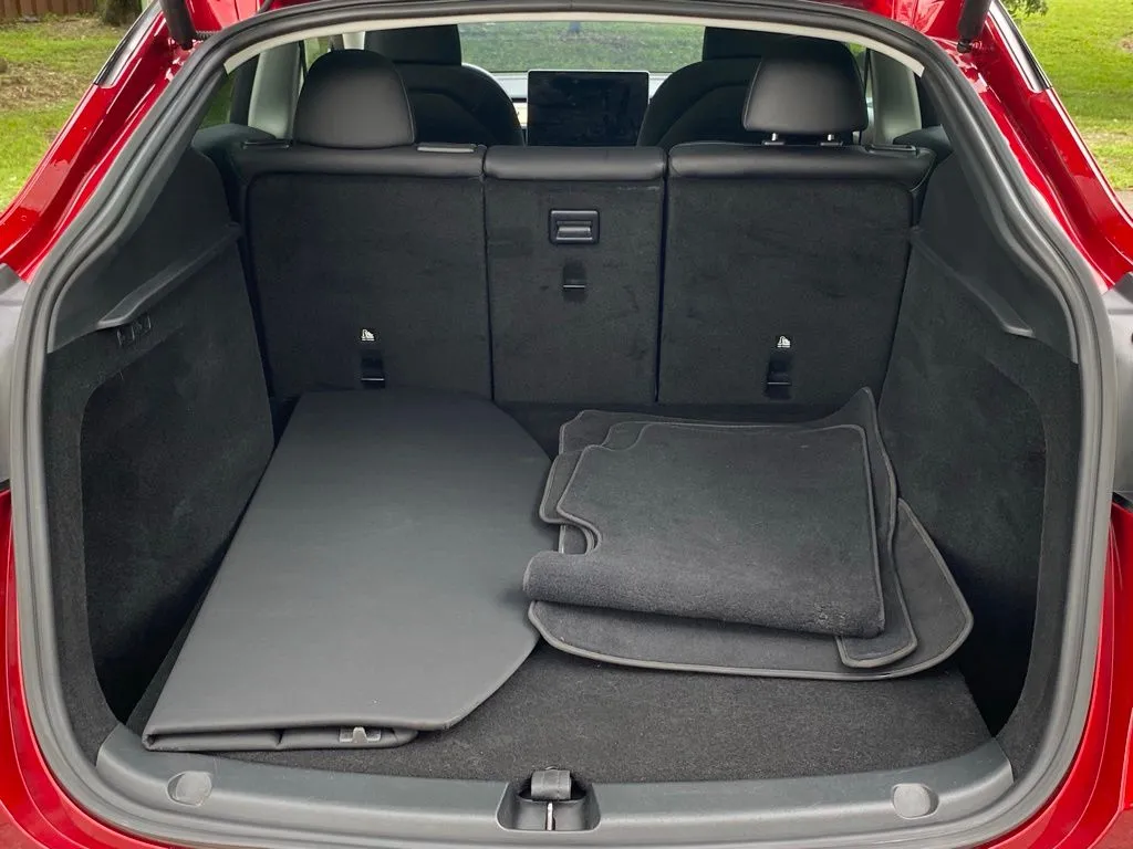 2024 Tesla Model Y Long Range - Photo 15