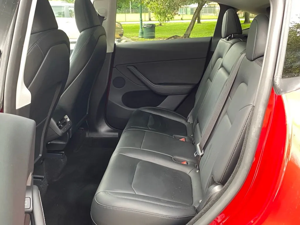 2024 Tesla Model Y Long Range - Photo 22