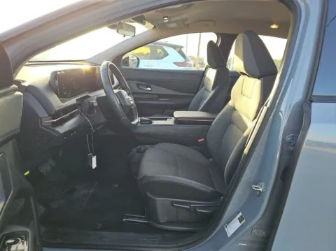 More photos of 2023 Nissan Ariya VENTURE+ at Auto Trust USA, FL