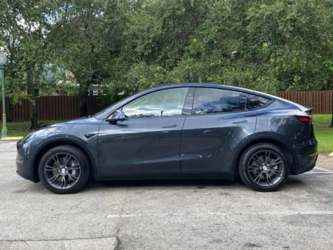 More photos of 2025 Tesla Model Y Long Range at Auto Trust USA, FL