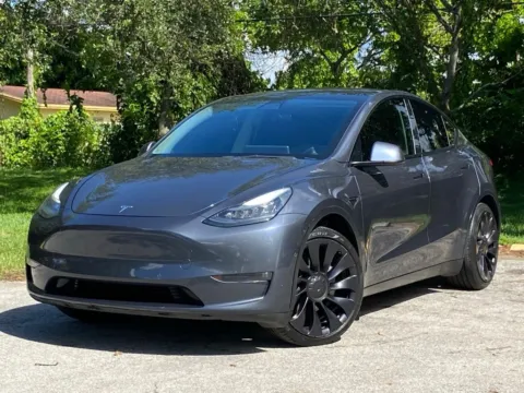 More photos of 2021 Tesla Model Y Standard Range at Auto Trust USA, FL