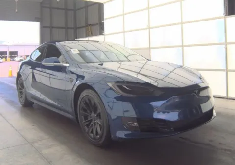 More photos of 2018 Tesla Model S 75D at Auto Trust USA, FL