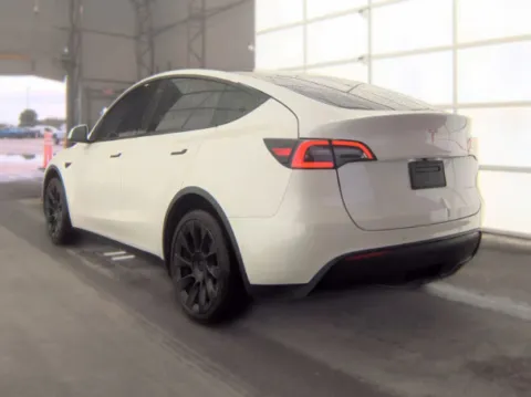 More photos of 2021 Tesla Model Y Long Range at Auto Trust USA, FL